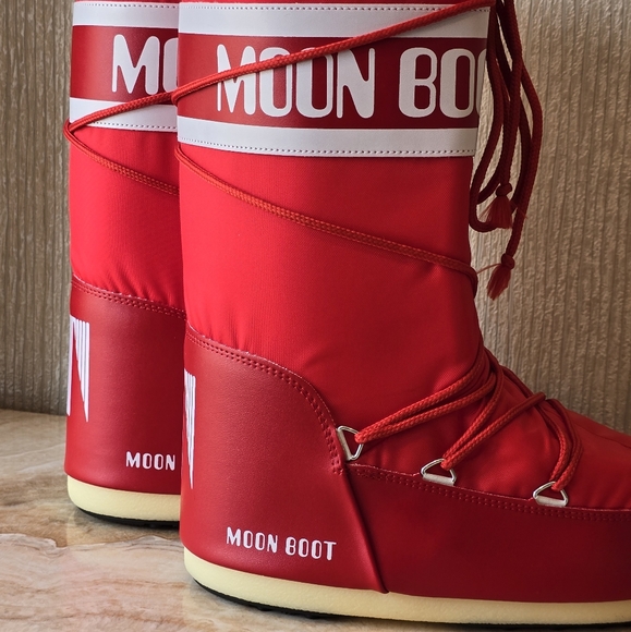Moon Boot Icon Snow Boot - Red Moon Boots Red Icon Boots - Picture 10 of 16